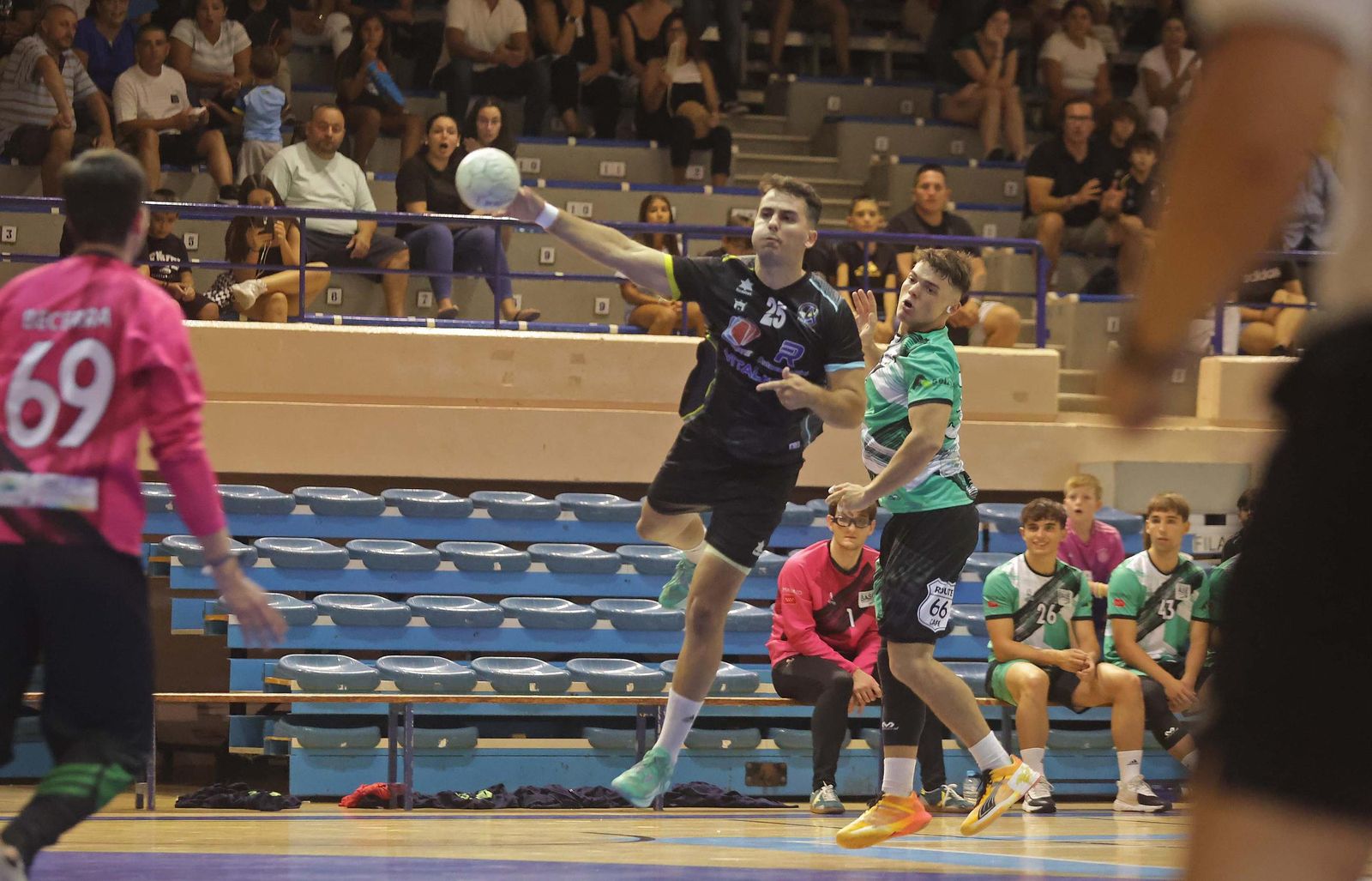 Las mejores fotos del Balomano Algeciras - Madrid Base Villaverde