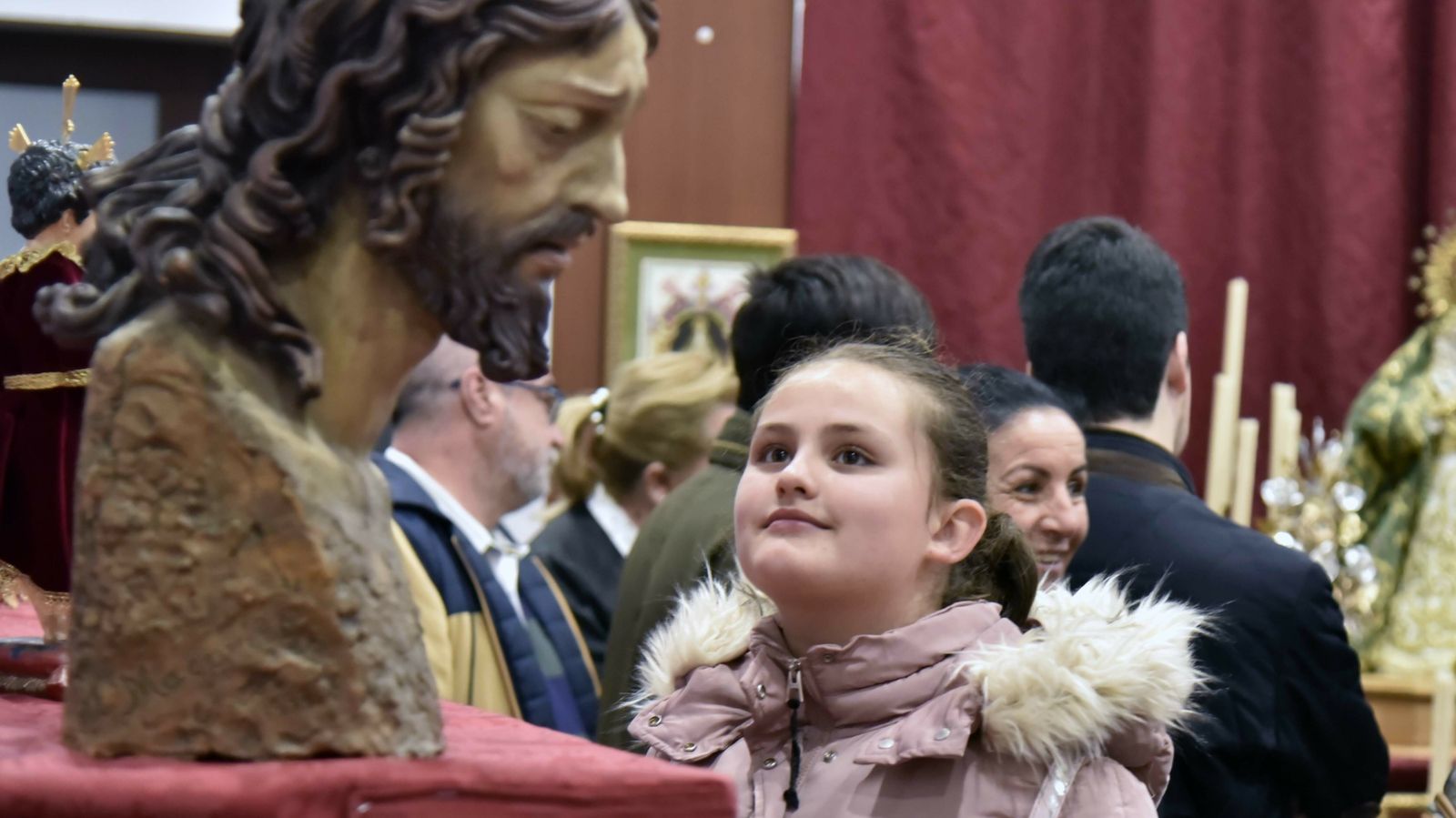 Las fotos de la exposicíon de Devociones Particulares en el Edificio Istmo - Comandancia
