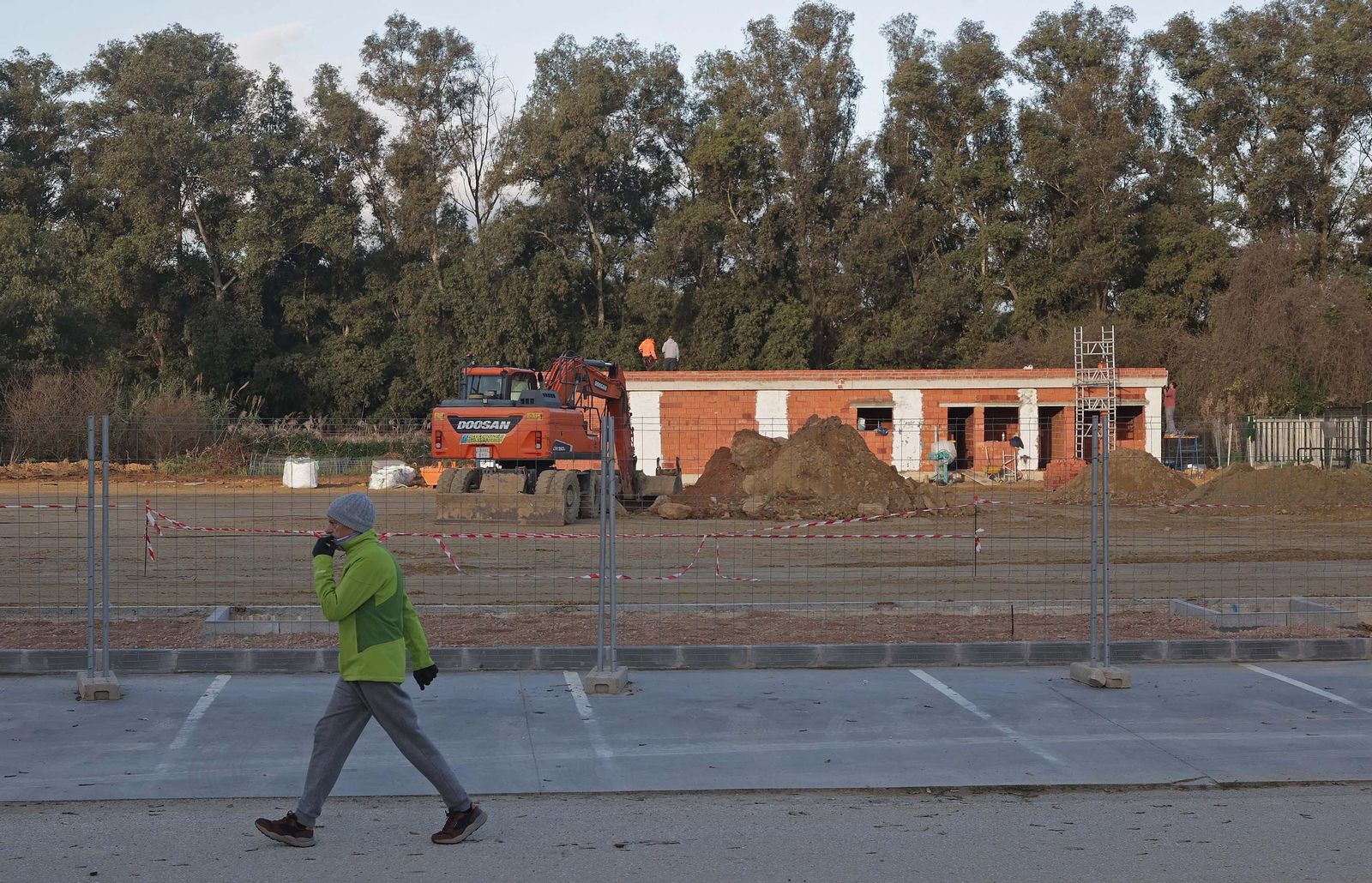 Así van las obras del aparcamiento de La Menacha junto al Nuevo Mirador