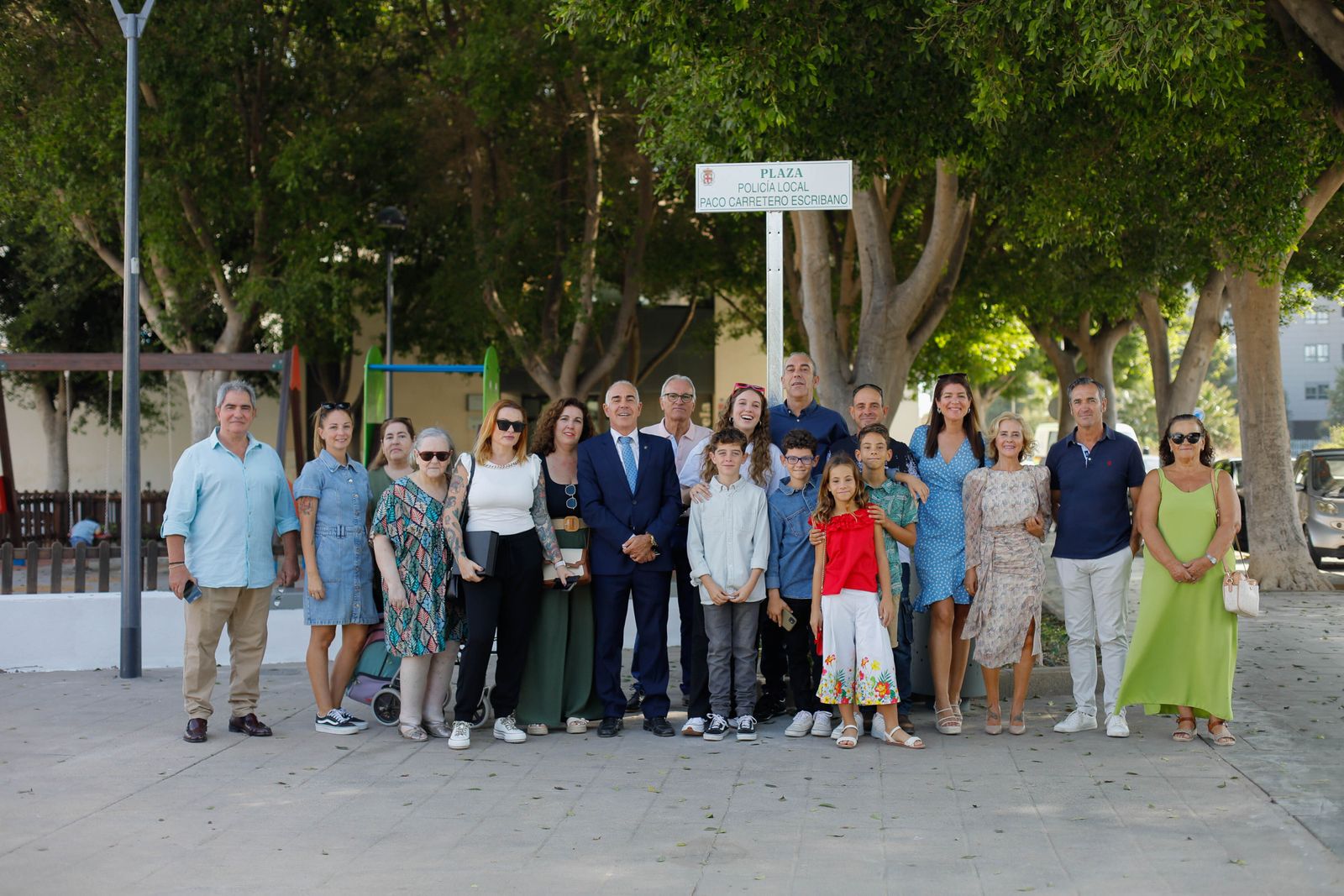 Inauguración de la plaza dedicada al Policía Local Paco Carretero Escribano