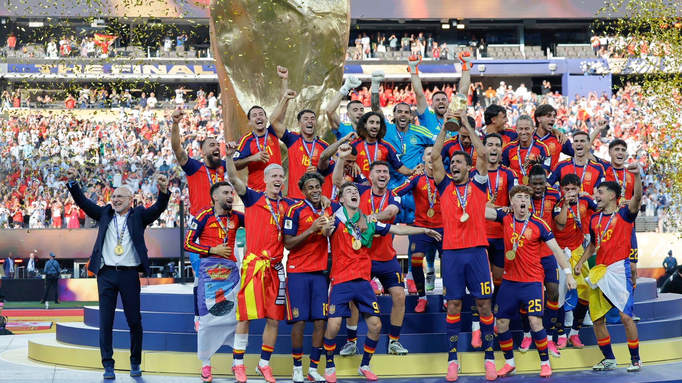 El Ayuntamiento de Sevilla acoge la Copa del Mundial de fútbol este miércoles: horario para ver (y hacerse la foto) con el trofeo