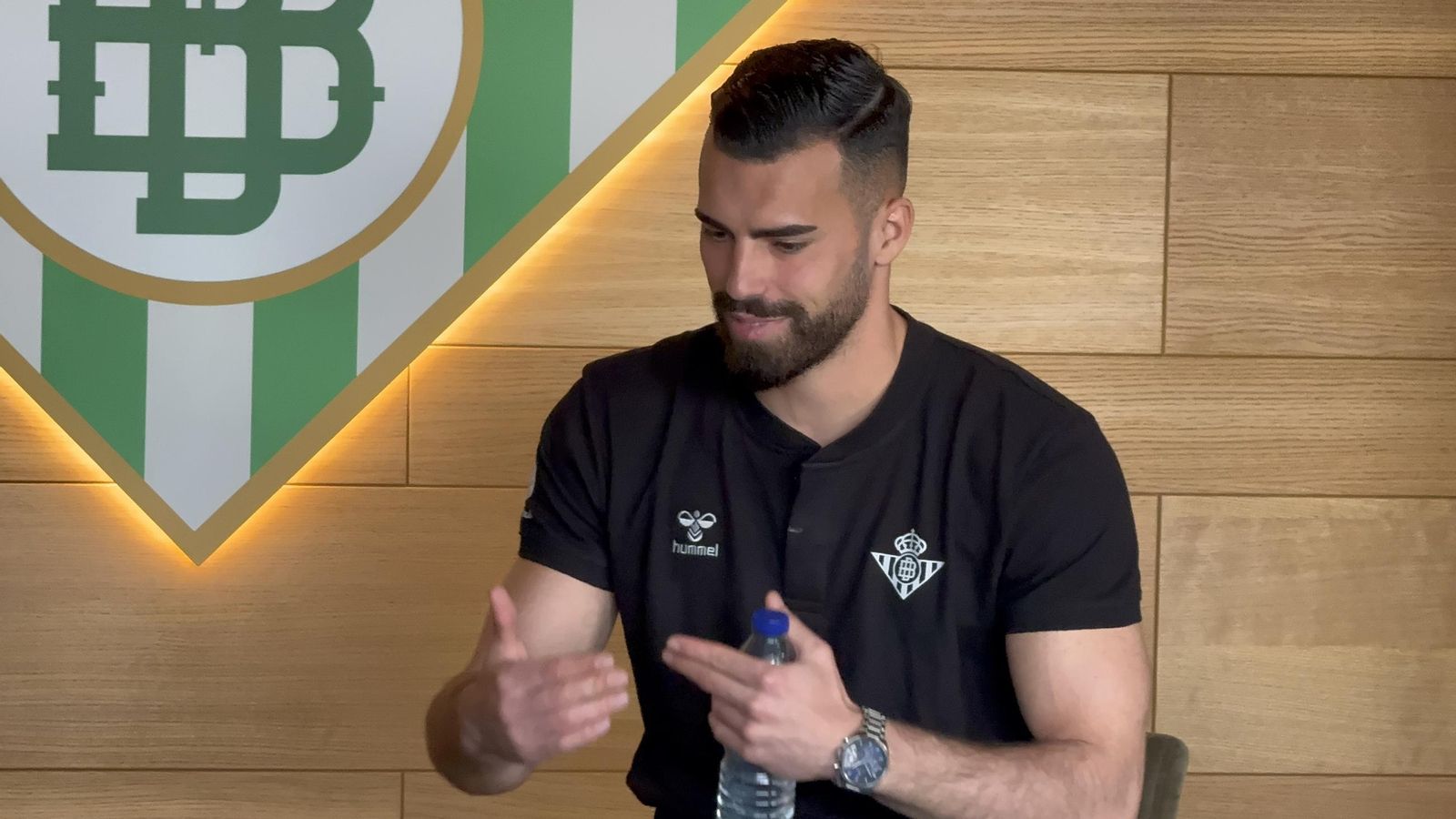 Guilherme habla del libro 'Hacia mareas malditas'