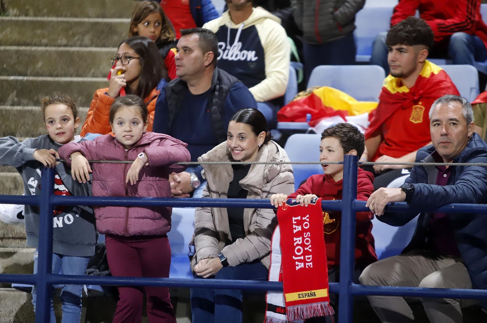 Gran ambiente para ver la selección española sub-21 en Huelva