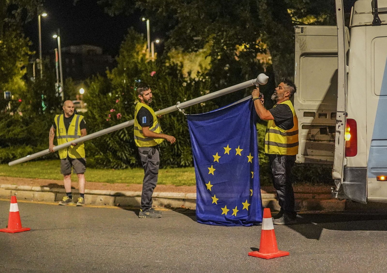 La bandera de la UE ya luce en Granada