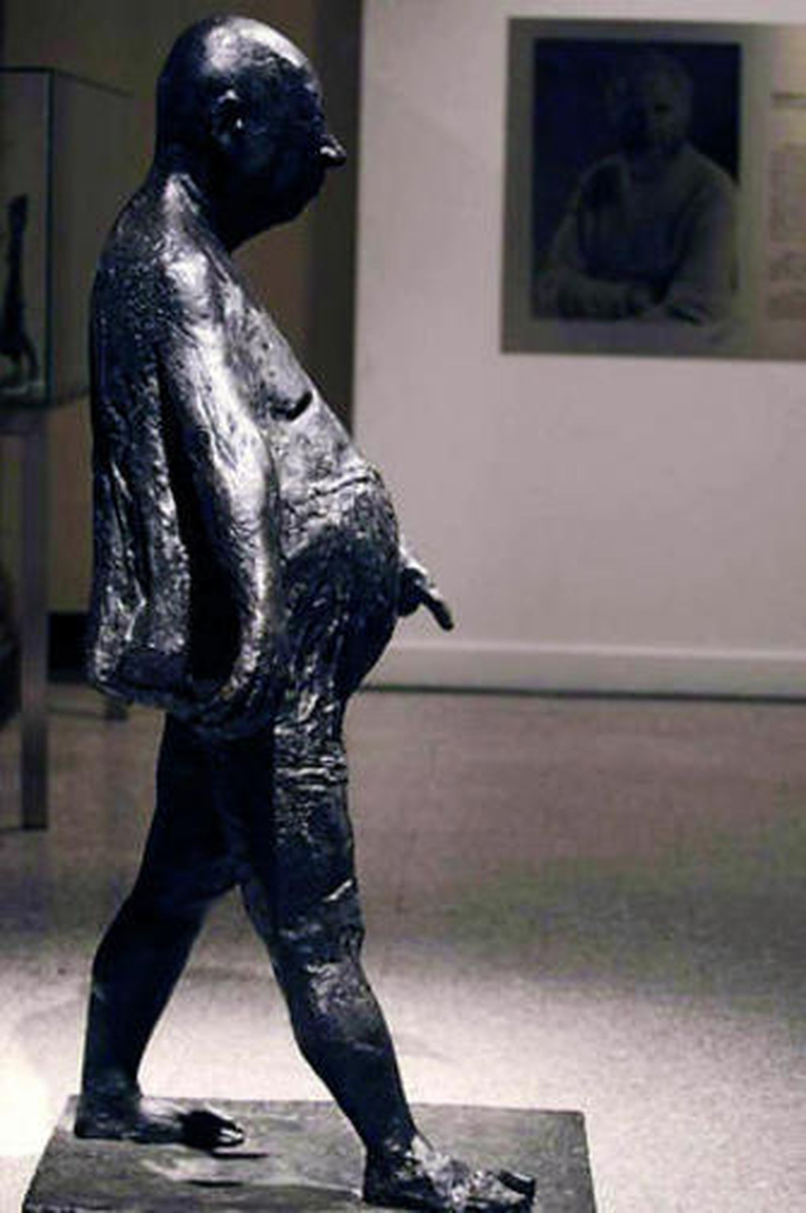 Una de las esculturas que aparece en la exposición.