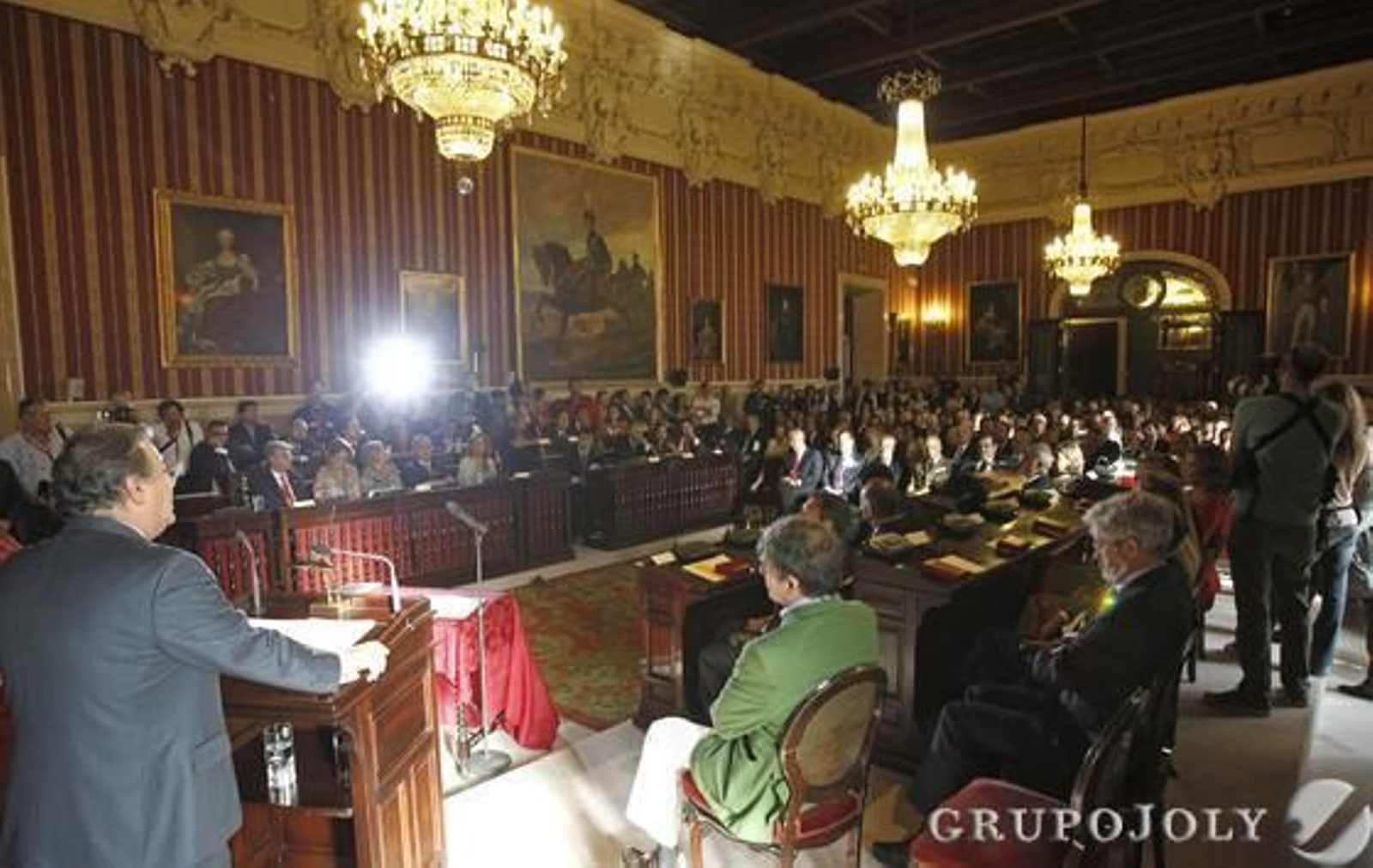 Zoido, durante su discurso de investidura.

Foto: Antonio Pizarro - Manuel Gómez