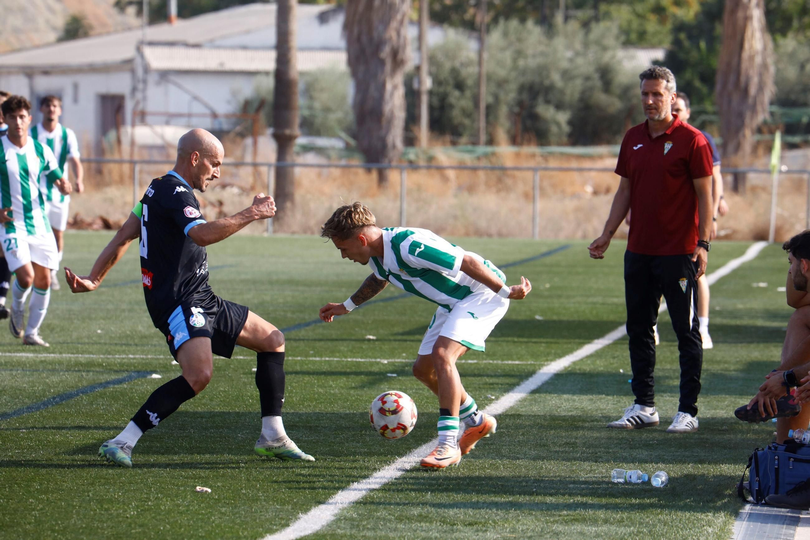 Las mejores fotos del derbi entre el Córdoba B y el Ciudad de Lucena en la Ciudad Deportiva