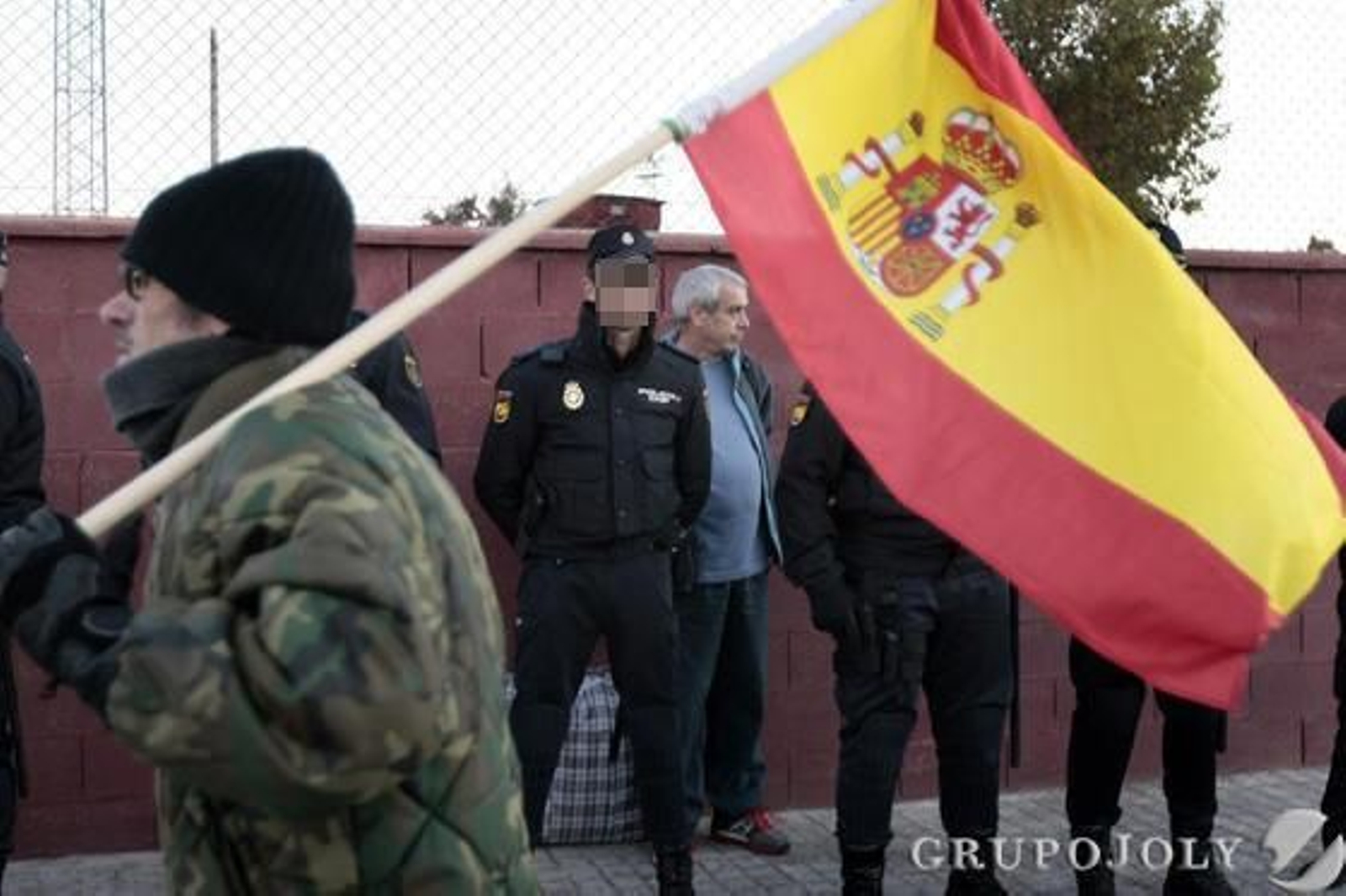 El etarra Fernández Larrinoa sale de la prisión de Puerto I. 

Foto: Fito Carreto