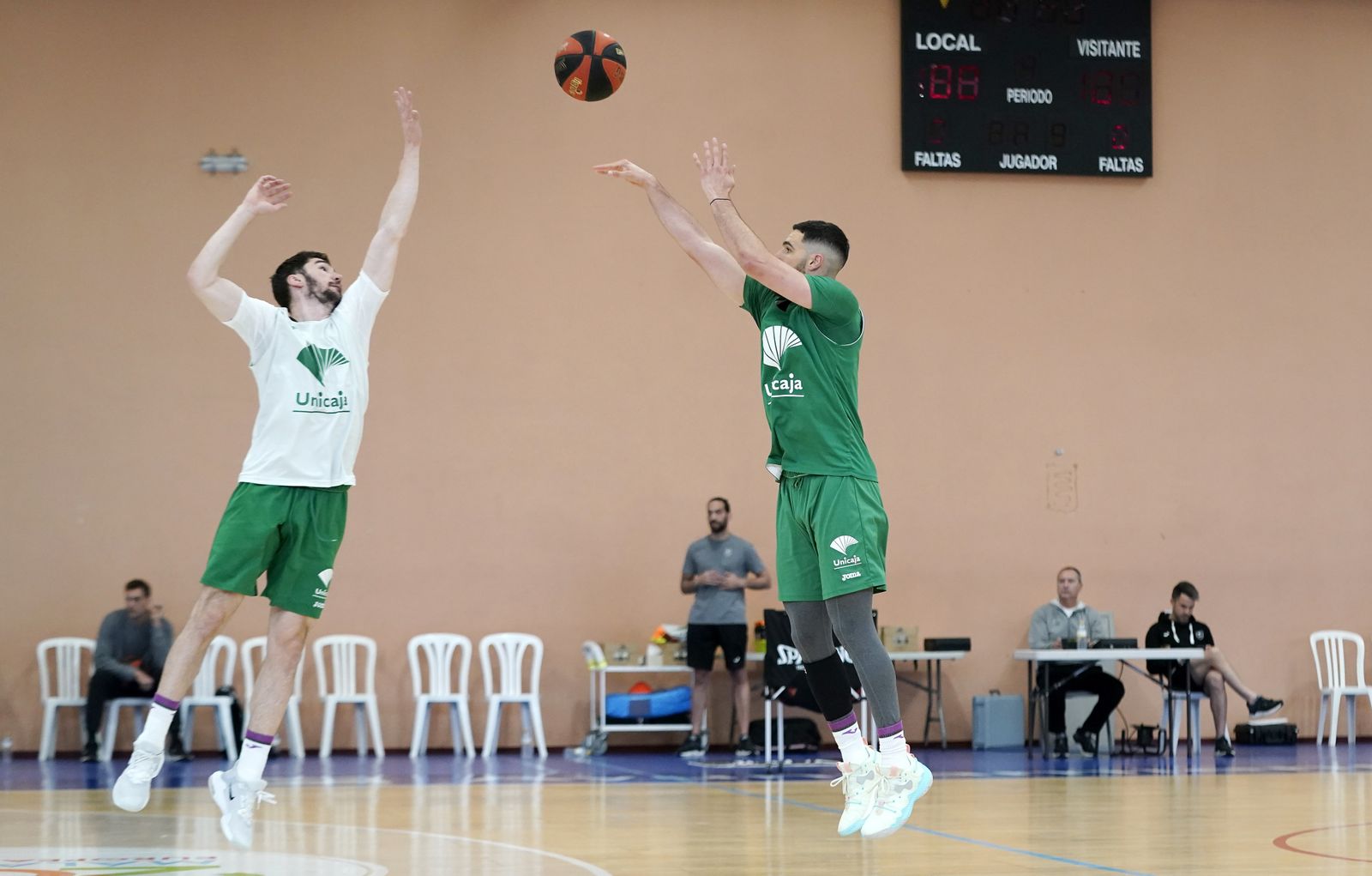 El entrenamiento del Unicaja antes de viajar a Badalona