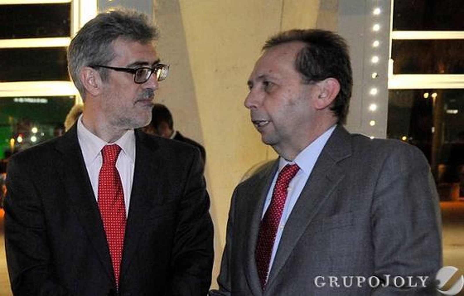 Juan Antonio Cortecero, viceconsejero de Agricultura de la Junta, junto a José Antonio Carrizosa, director de 'Diario de Sevilla'. / Reportaje gráfico: Juan Carlos Vázquez y Manuel Gómez