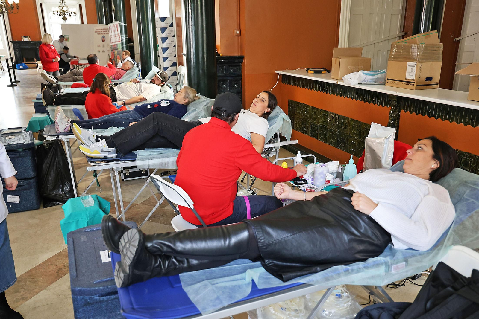 Imágenes de la primera macrocolecta de sangre de este año en Huelva