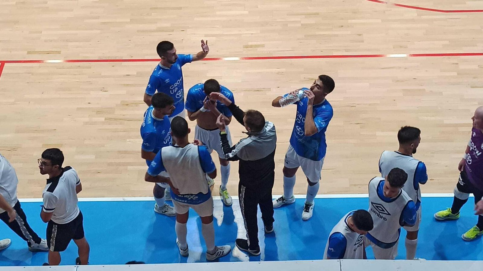 Isco da instrucciones en un tiempo muerto.