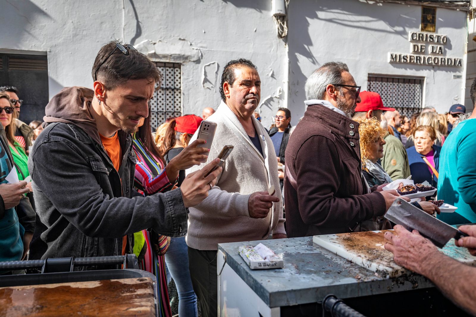 Búscate entre las mejores imágenes de la Erizada 2024 del Carnaval de Cádiz