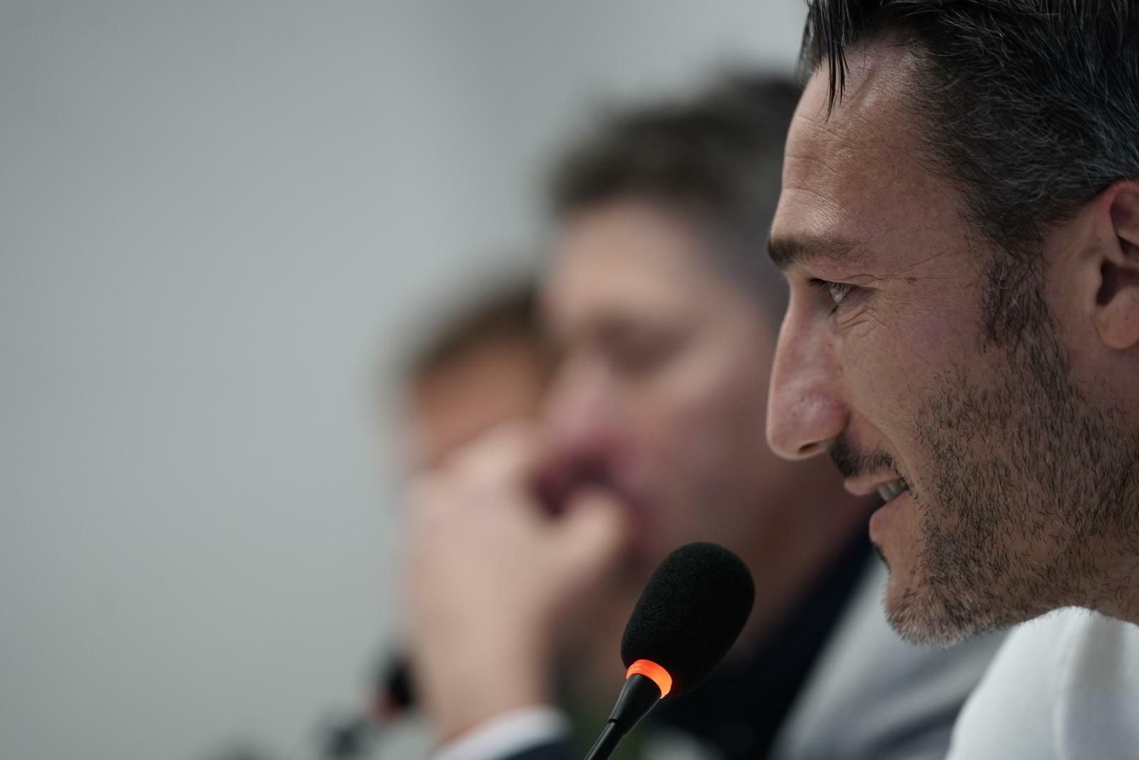 Las fotos de la presentación de Piovaccari y Jordi Tur con el Córdoba CF