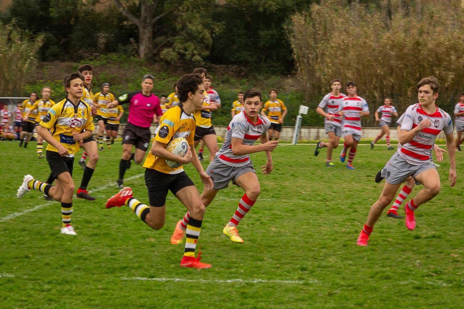 El equipo sub-16 de la Escuela Marianistas pasó por encima del Estrecho.