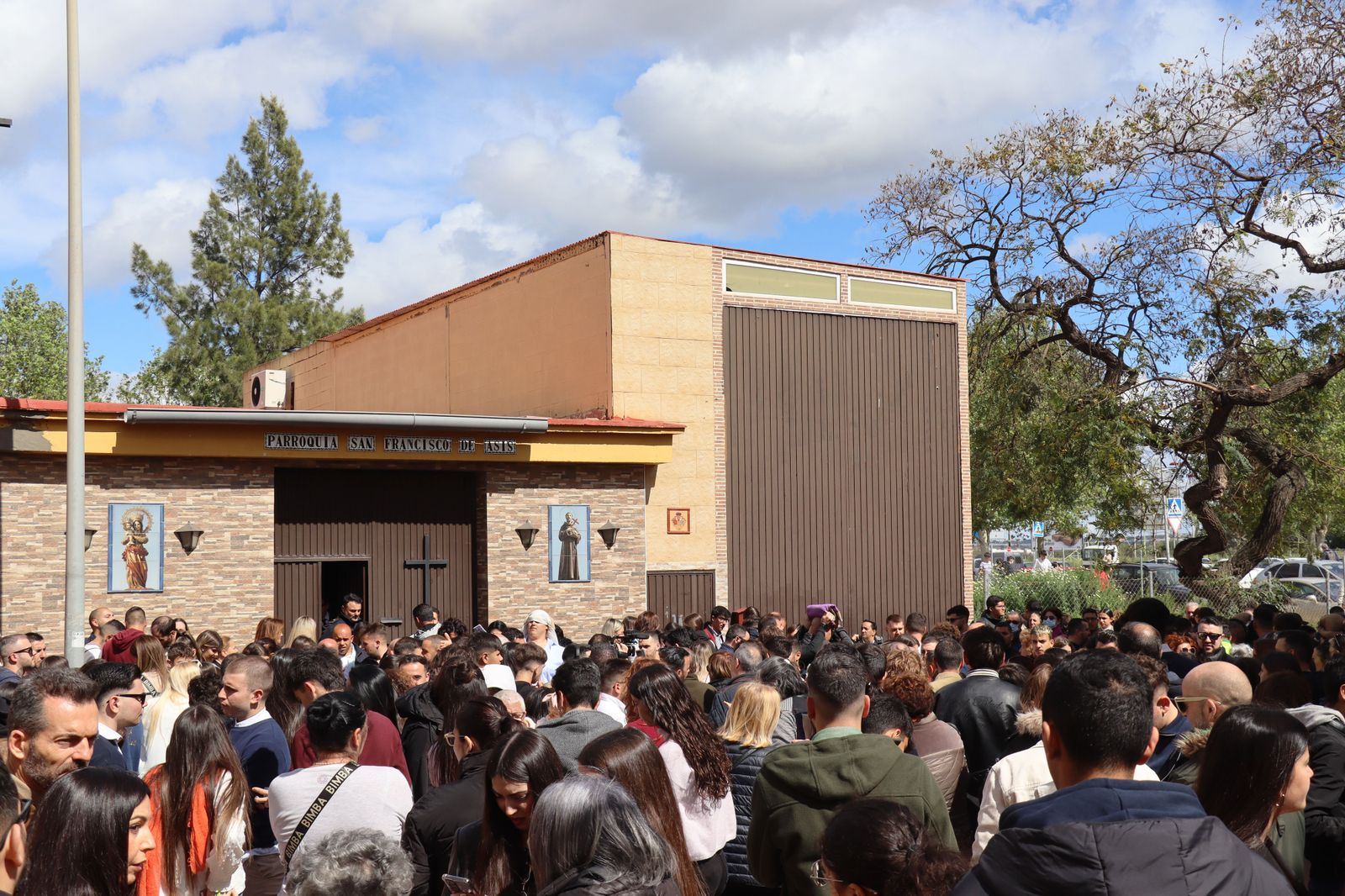 Las mejores imágenes del Martes Santo en Huelva: La Hermandad de La Sentencia