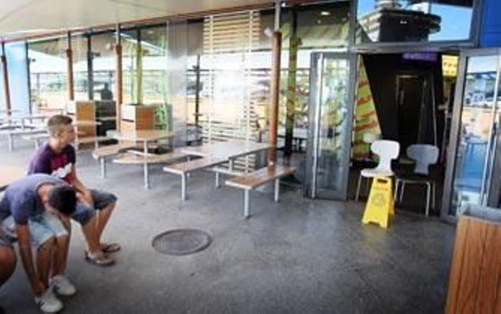 Alarma por un incendio en el McDonald´s de Carrefour Norte