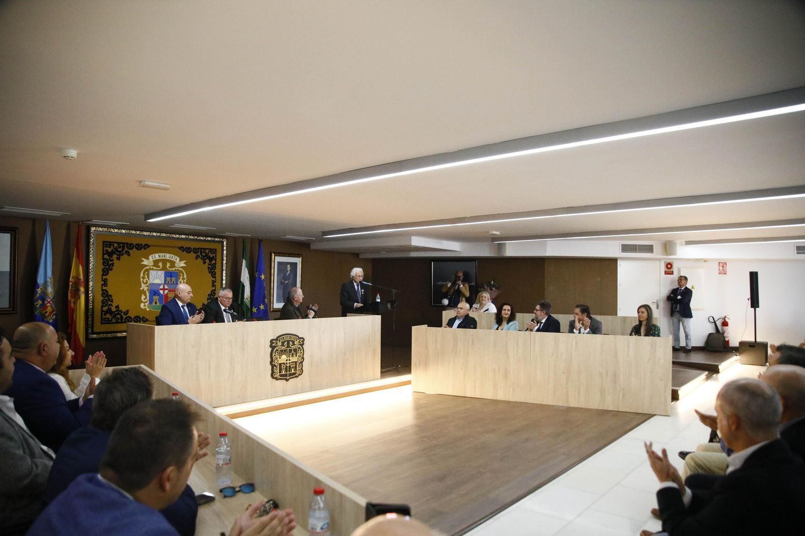 Las imágenes del nombramiento de hijo predilecto de Garrucha a José María Martínez de Haro