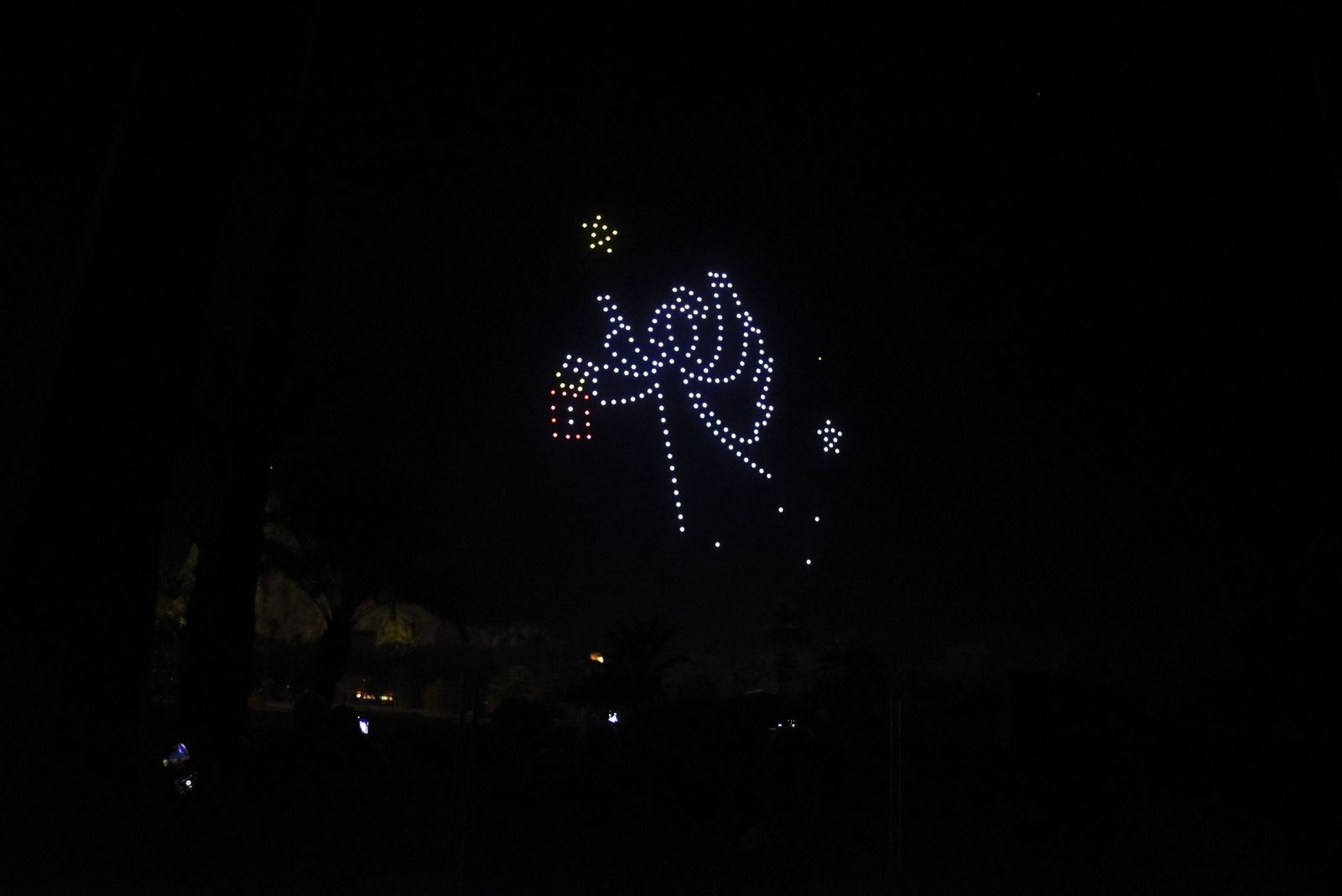 Fotos del espectáculo de Navidad con drones en La Línea