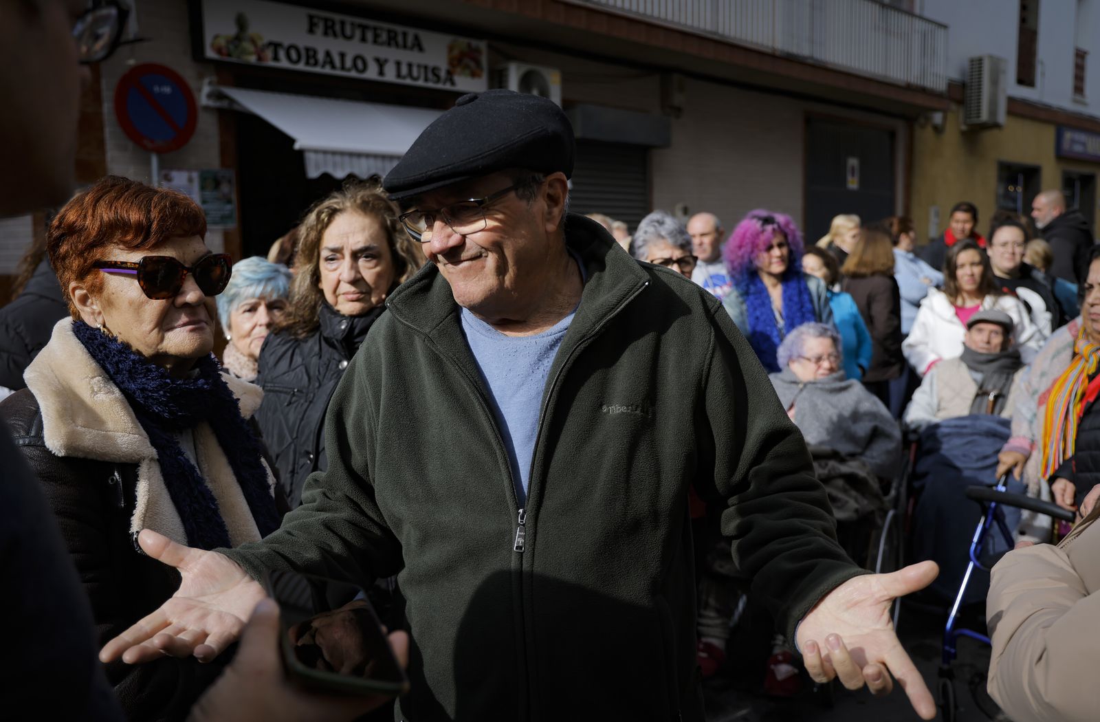 Vecinos de Palmete protestan por el corte continuado de la luz, todas las fotos