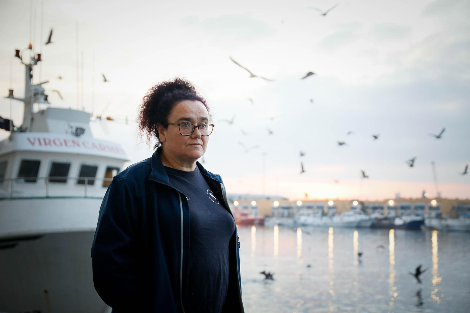 Te contamos en imágenes como ha sido la descarga de las traiñas en la lonja de Almería