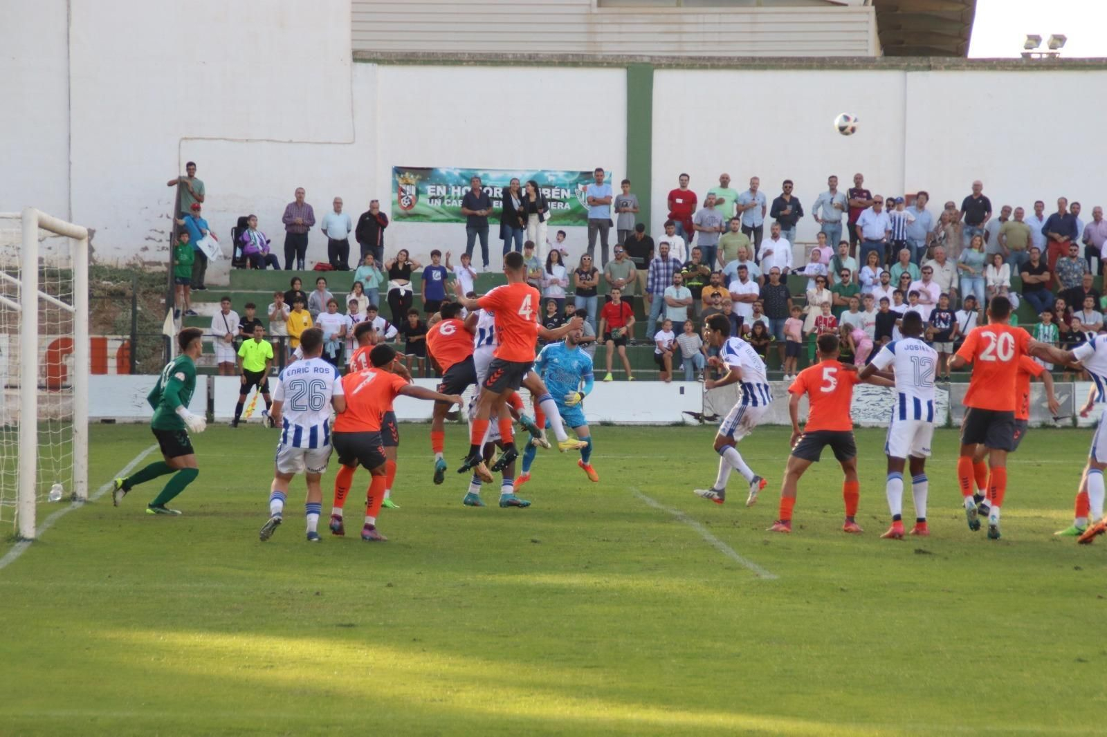 Jugada en el Antequera-Recre de la primera vuelta.