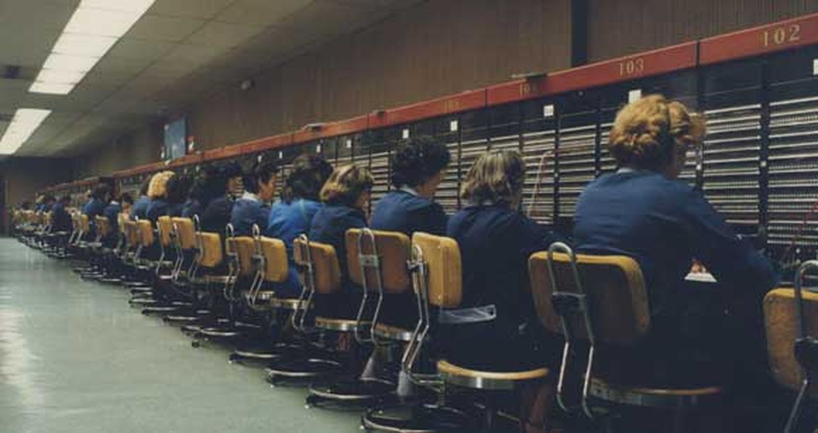 Una muestra homenajea a las telefonistas, las voces de una época