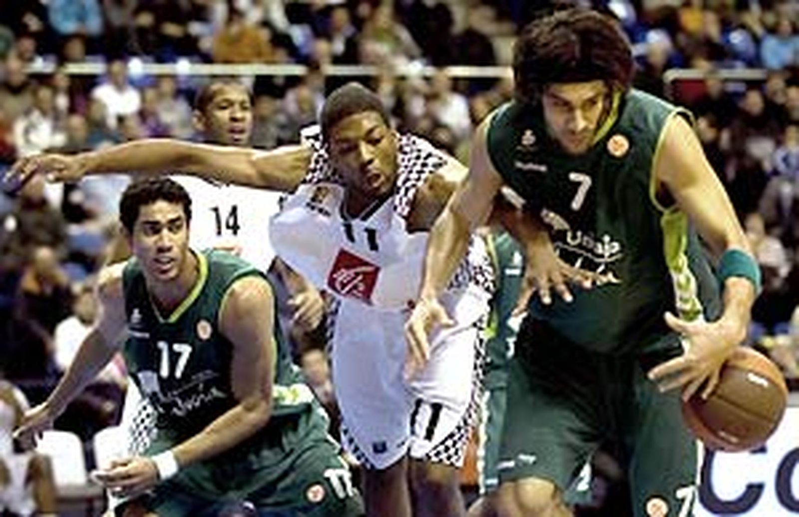El Unicaja, ya clasificado, se reserva para Vitoria (72-88)
