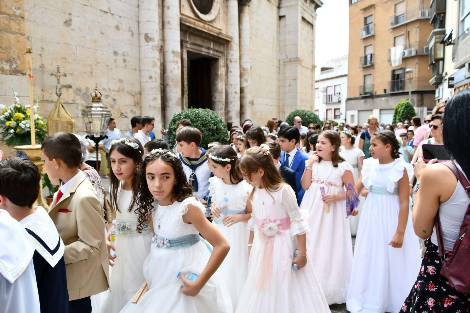 El Santísimo Sacramento llena de esperanza el corazón de los fieles jiennenses, en imágenes