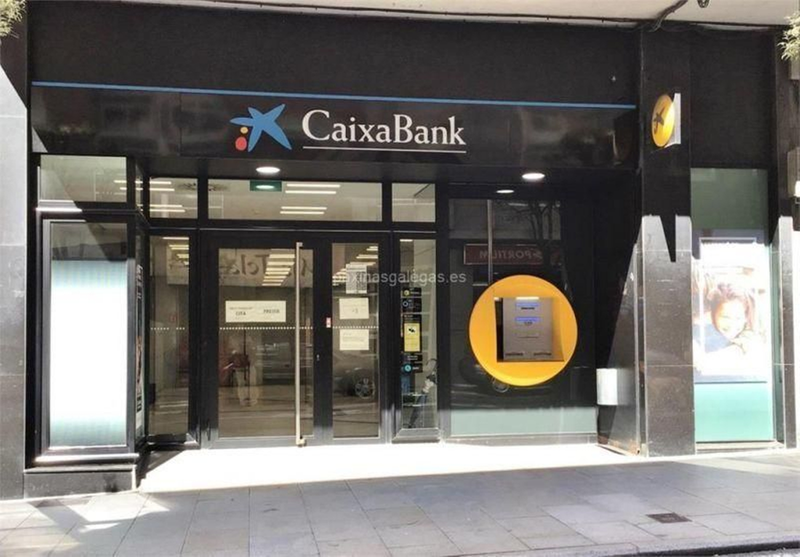 Cajero de Caixabank.