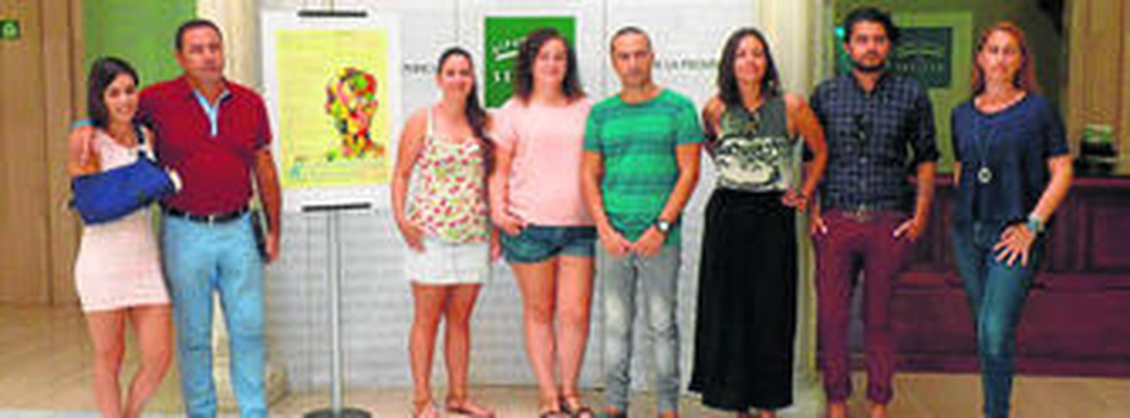 El alcalde de Mairena del Alcor, Ricardo Sánchez Antúnez, acompañado de algunos de los participantes en el Encuentro.