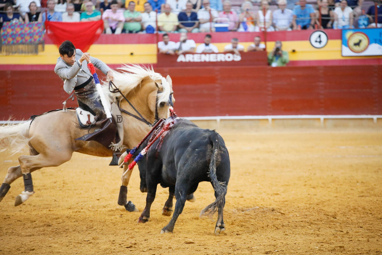 Imágenes de la corrida de toros en Roquetas de Mar