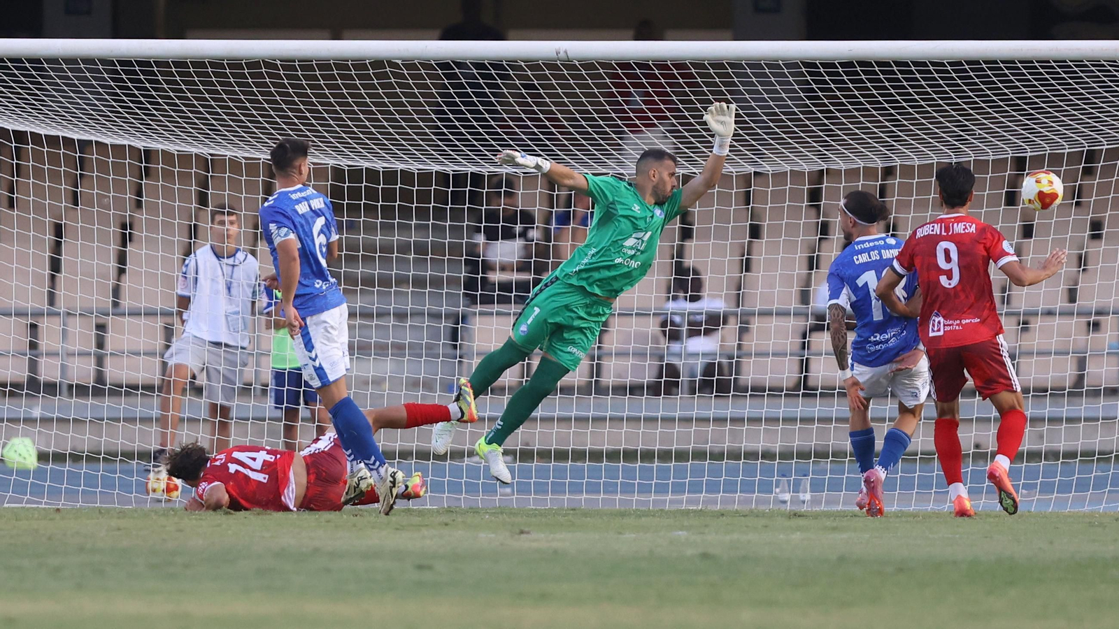 Imágenes del Xerez DFC y la Deportiva Minera en Chapín