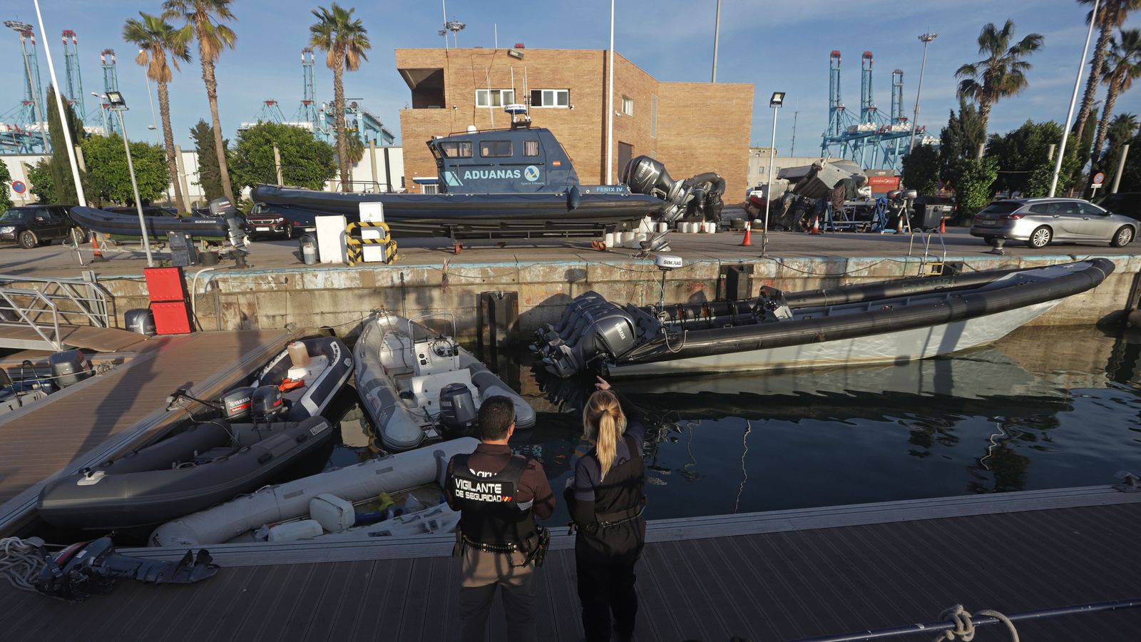 Una de las patrulleras de Aduanas en el Puerto de Algeciras.