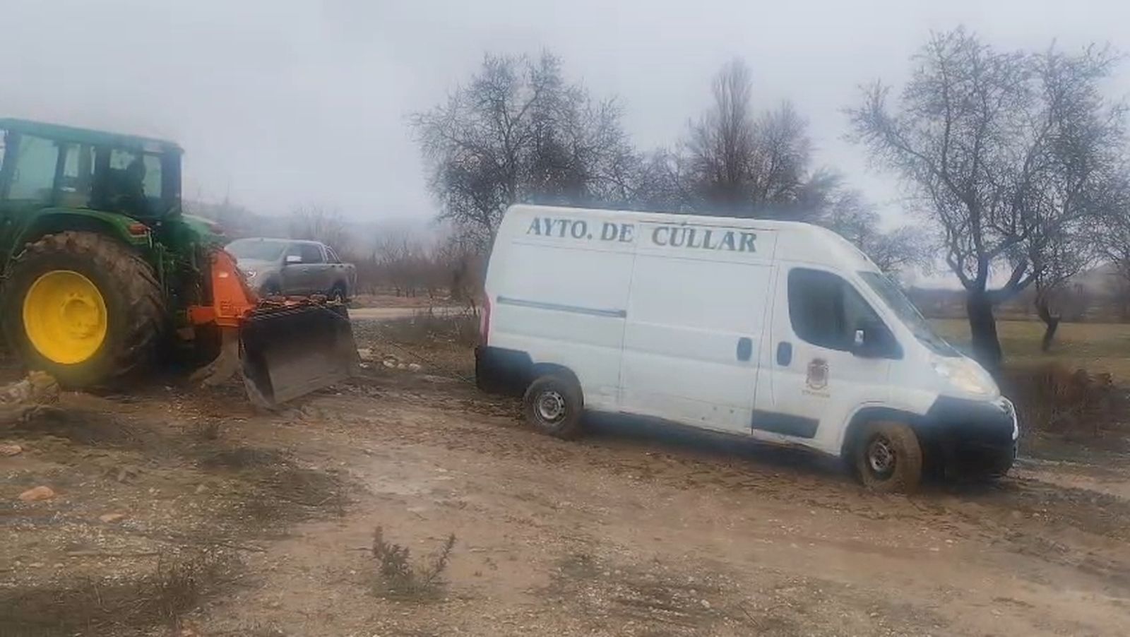 Un agricultor rescata a la alcaldesa de Cúllar y a una concejal tras quedar atrapadas por el barro de la borrasca Leonardo