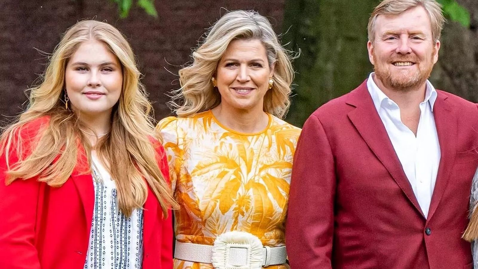 La princesa Amalia con sus padres, los reyes Guillermo y Máxima de Holanda.