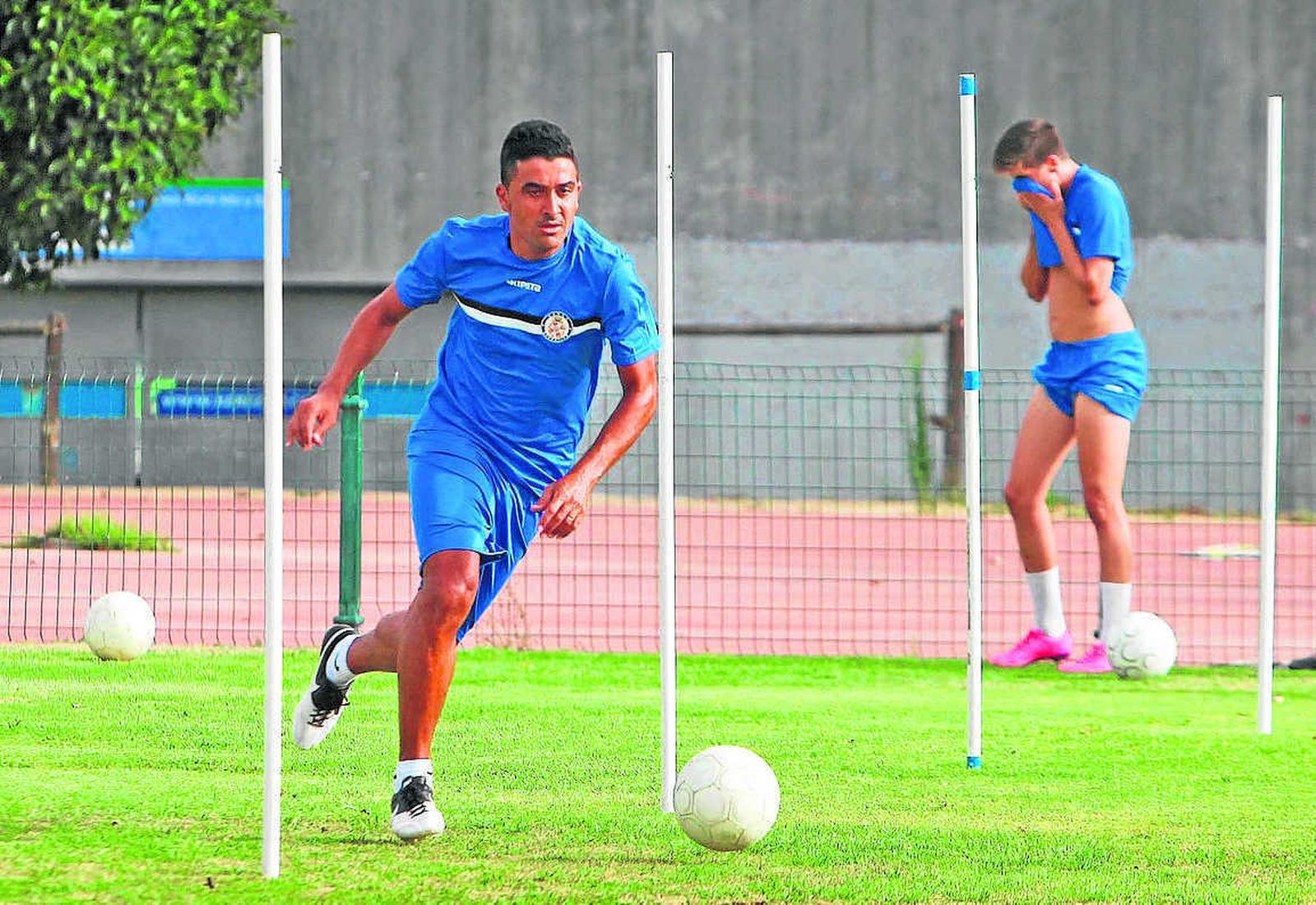 Orihuela ya es nuevo futbolista del Club Deportivo Rota.