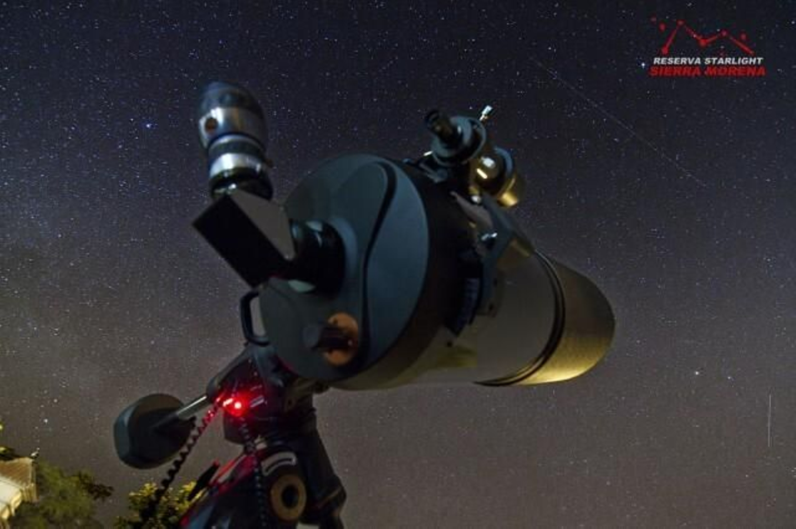 Telescopio profesional para visualizar planetas, estrellas y asteroides desde Sierra Morena.