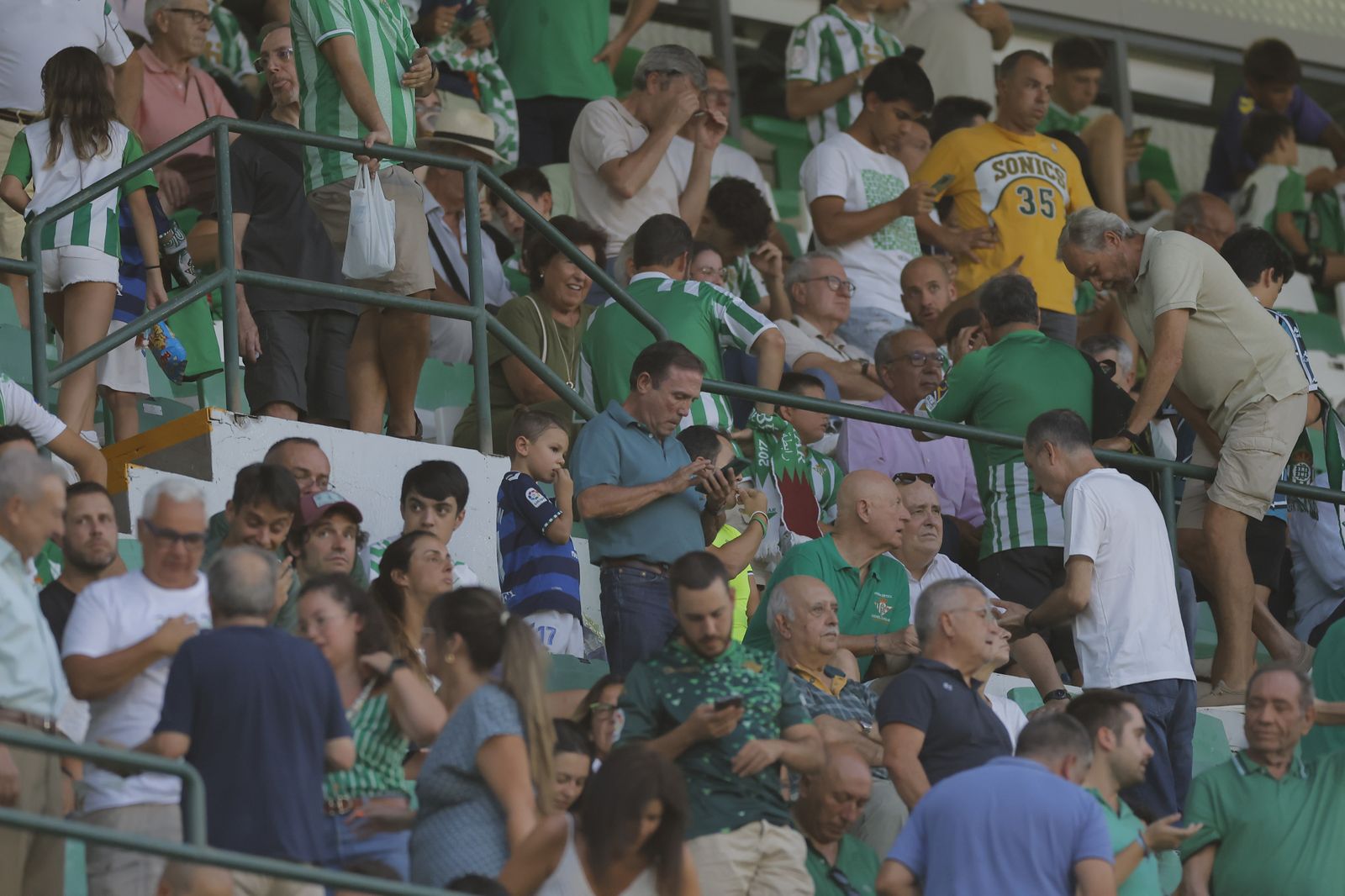 Búscate en las fotos del Betis-Atlético de Madrid