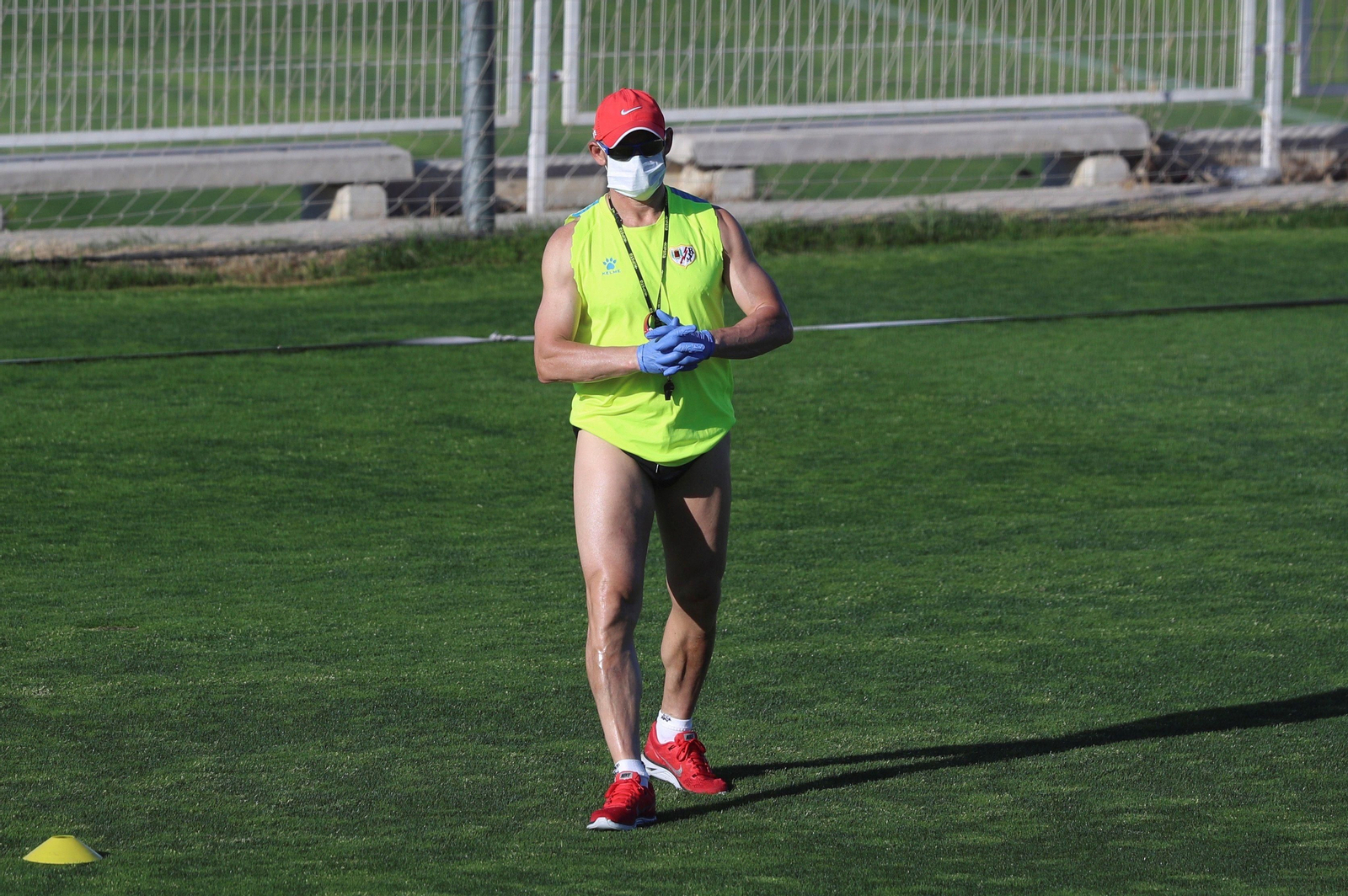 Paco Jémez, durante un entrenamiento del Rayo Vallecano.