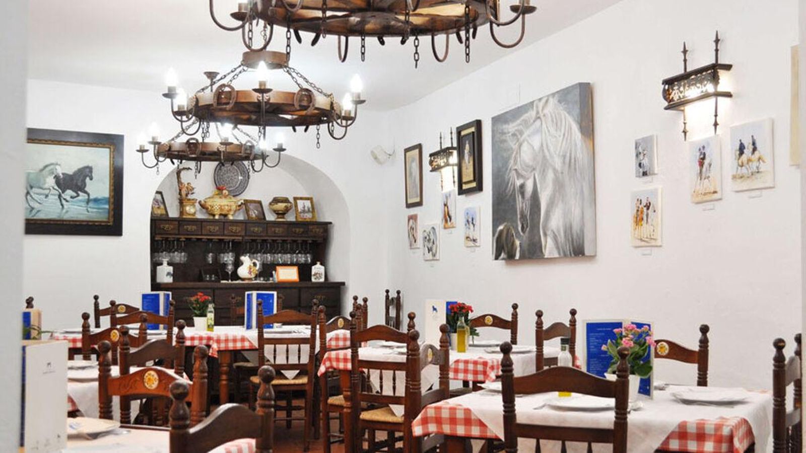 Salón A la vaquera, uno de los salones con más encanto de la Posada del Caballo Andaluz