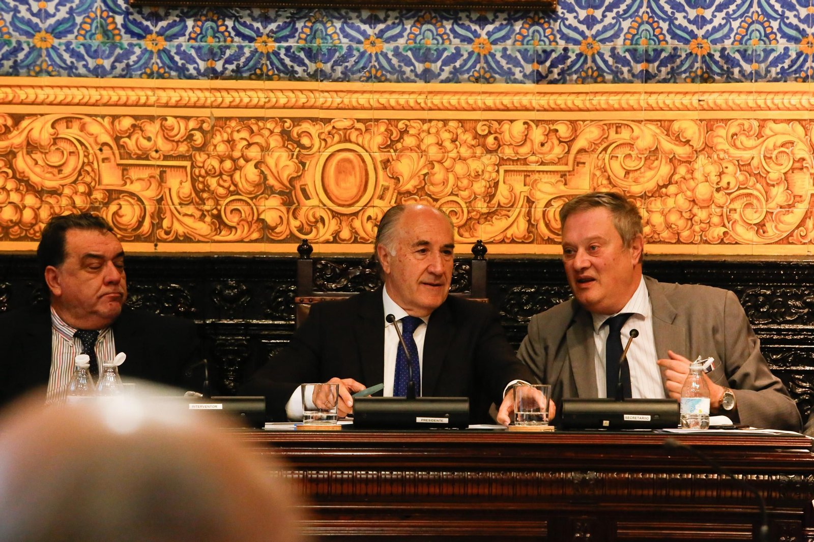 Fotos del Pleno del Ayuntamiento de Algeciras con el plantón de la oposición al alcalde Landaluce