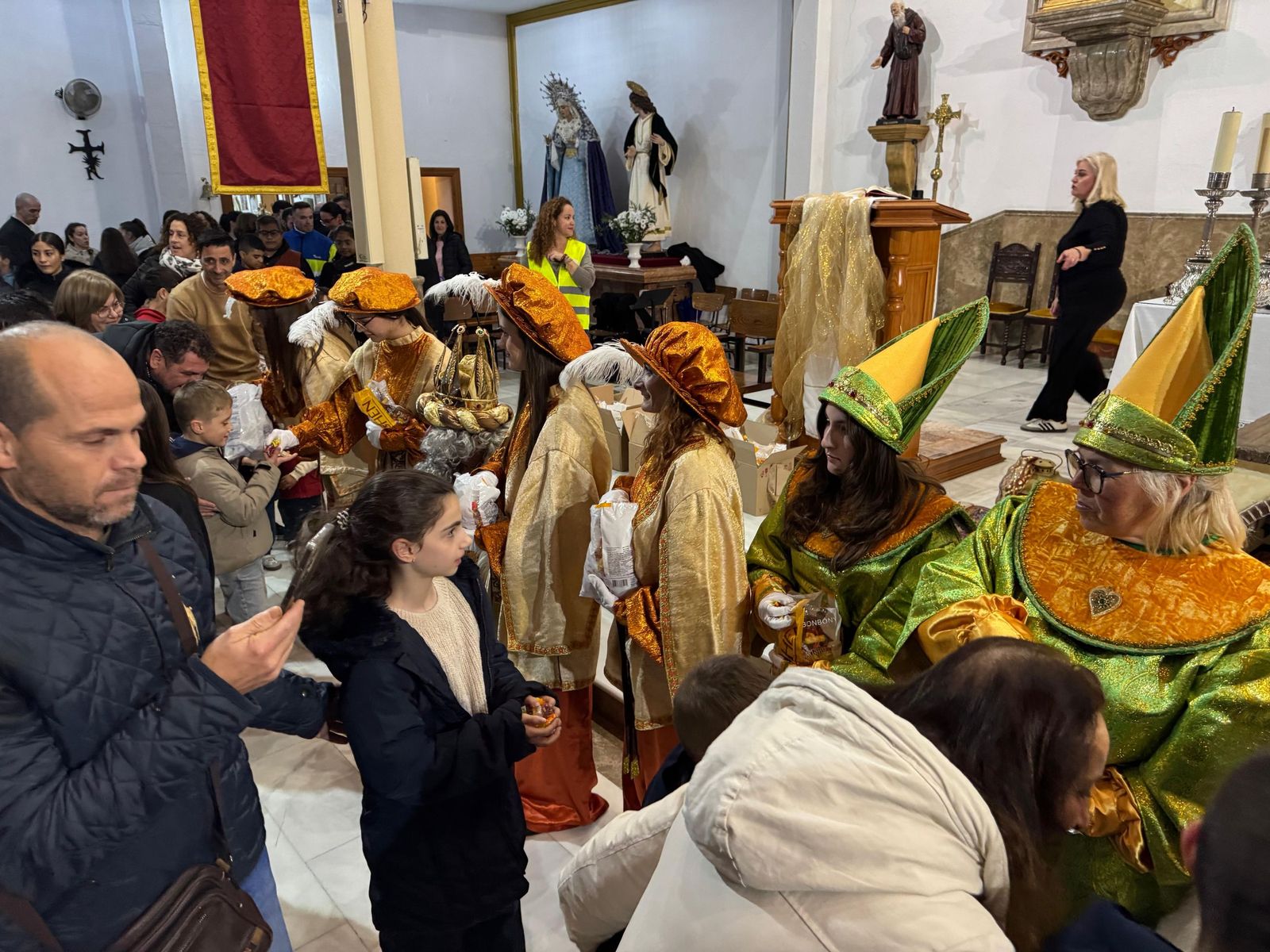 El éxito de la llegada de los Reyes Magos a Roquetas de Mar, en imágenes