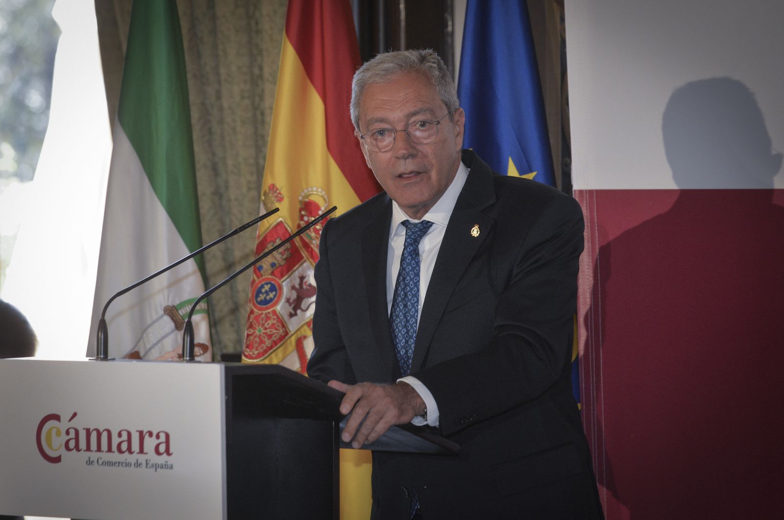 Imposición de la Encomienda de la Orden de la Cámara de España