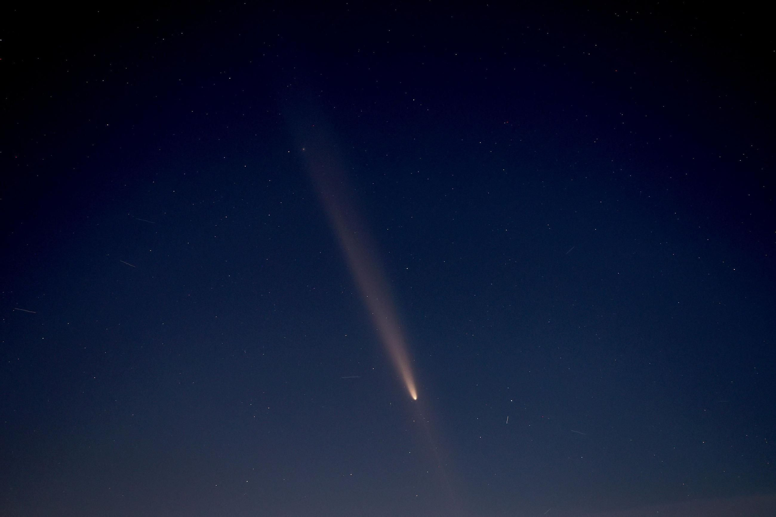Espectáculo visual: El paso del cometa del siglo a lo largo y ancho del mundo