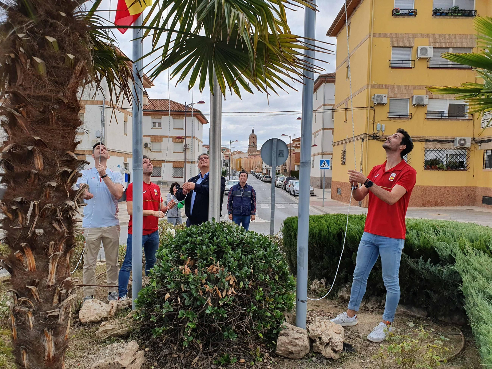 José Manuel Ruiz, Jacinto Garzón y Alberto Amezcua en la rotonda. José Manuel Ruiz, Jacinto Garzón y Alberto Amezcua en la rotonda.