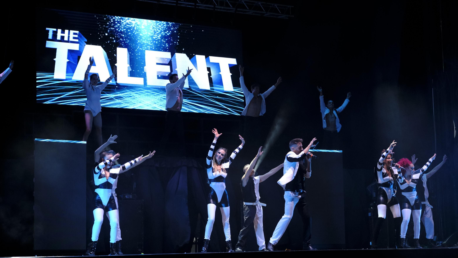 Imágenes del espectáculo 'The Talent' en la Gala XV Aniversario Diario de Almería