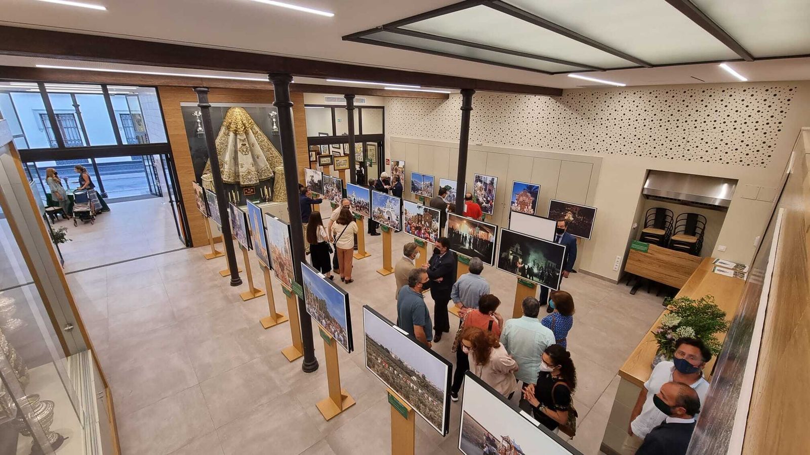 Inauguradas de la exposició ‘El camino con Sevilla’.