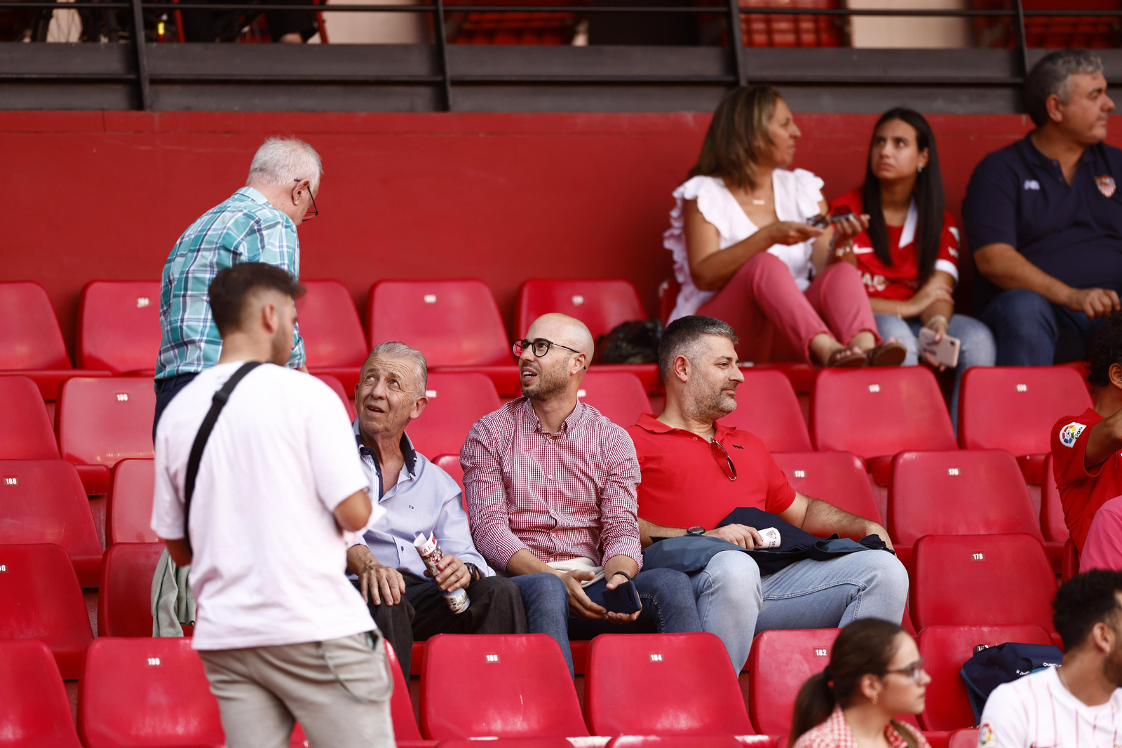 Búscate en las fotos del Sevilla-Athletic