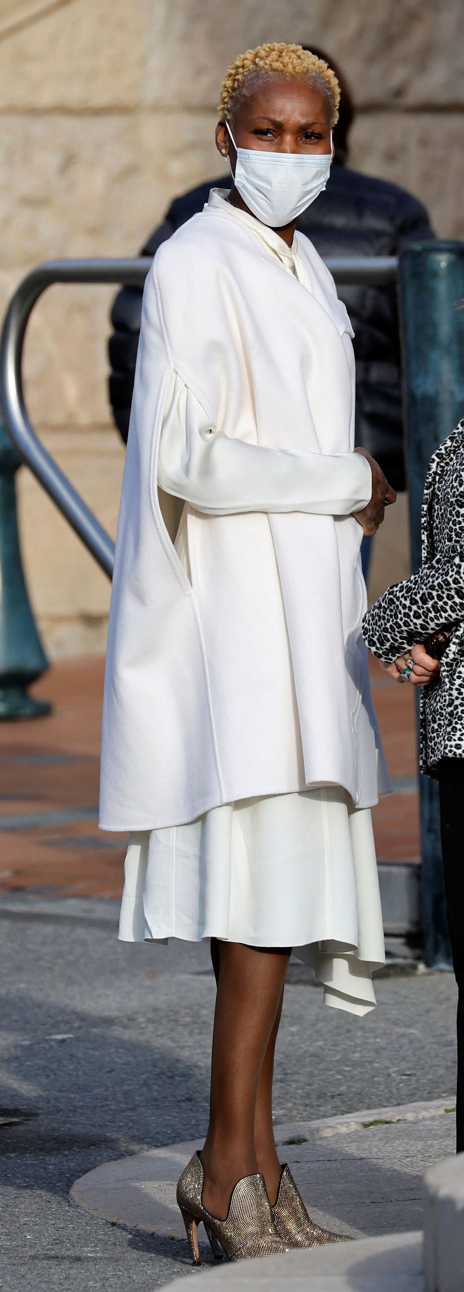 Nicole Coste, este jueves, a la entrada de la Catedral de Mónaco.